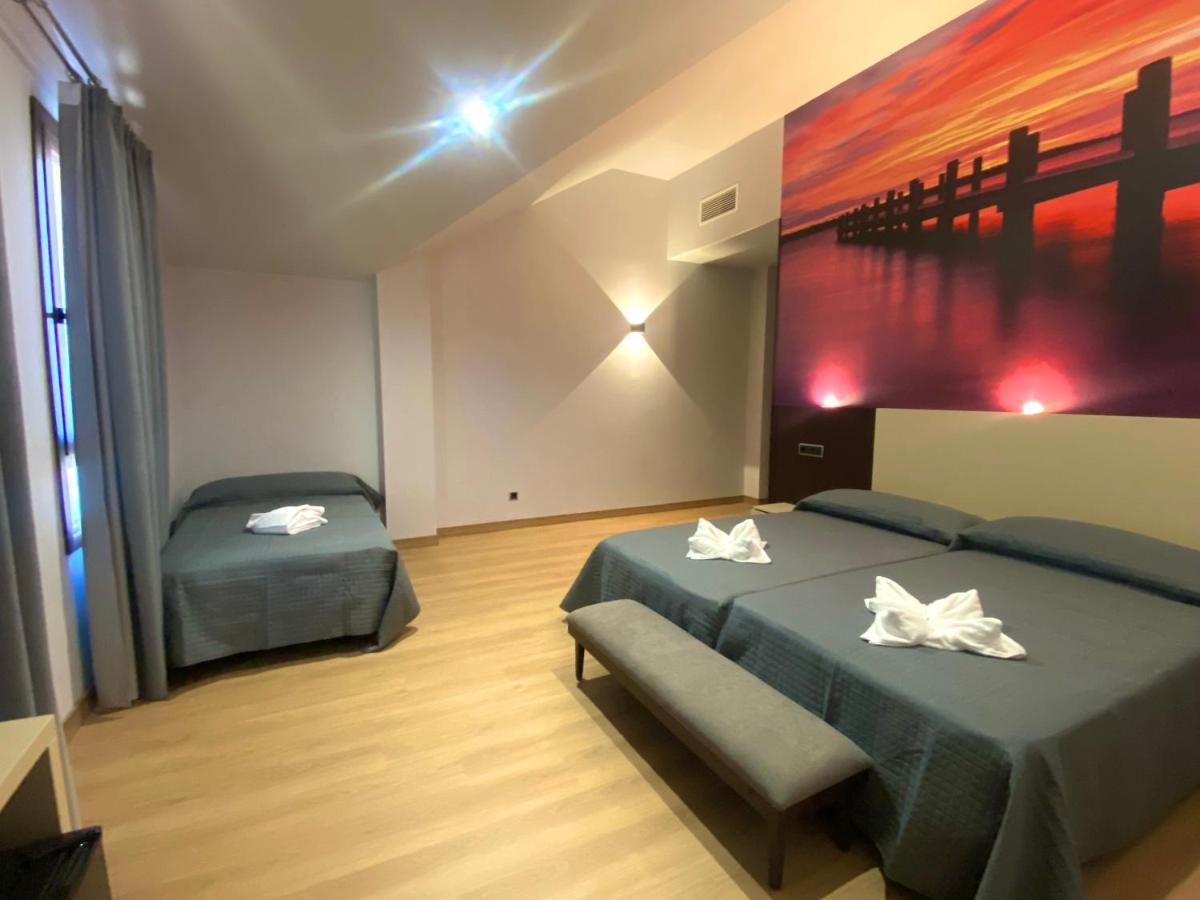 Hotel-Asador Montes Oretanos Pulgar Екстериор снимка