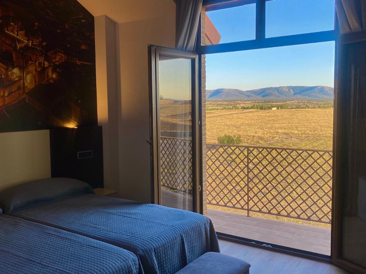 Hotel-Asador Montes Oretanos Pulgar Екстериор снимка